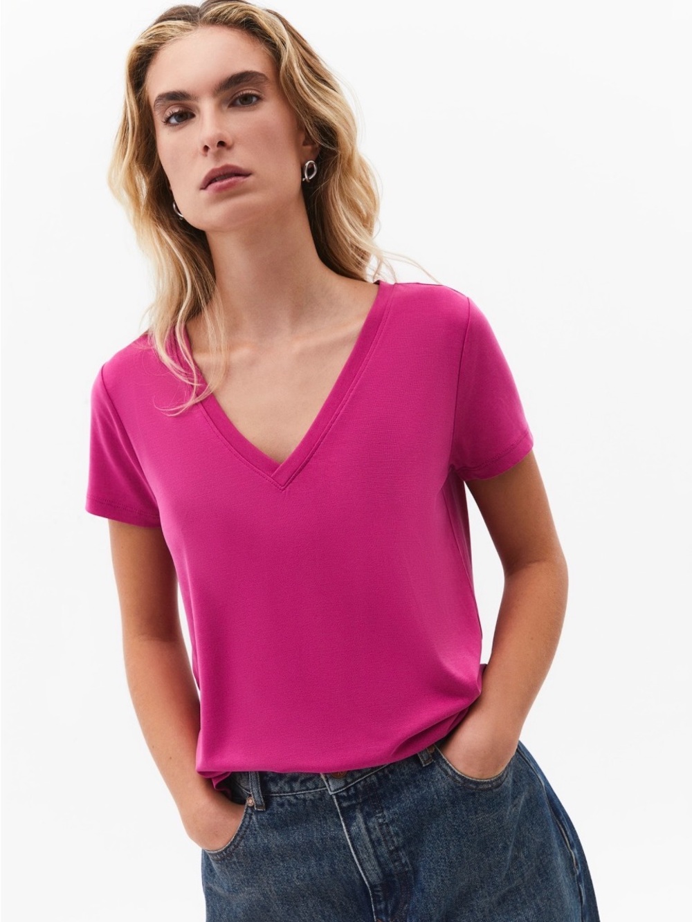 Oxxo V-Neck Short Sleeve Tee in Fuchsia Size 42 Large